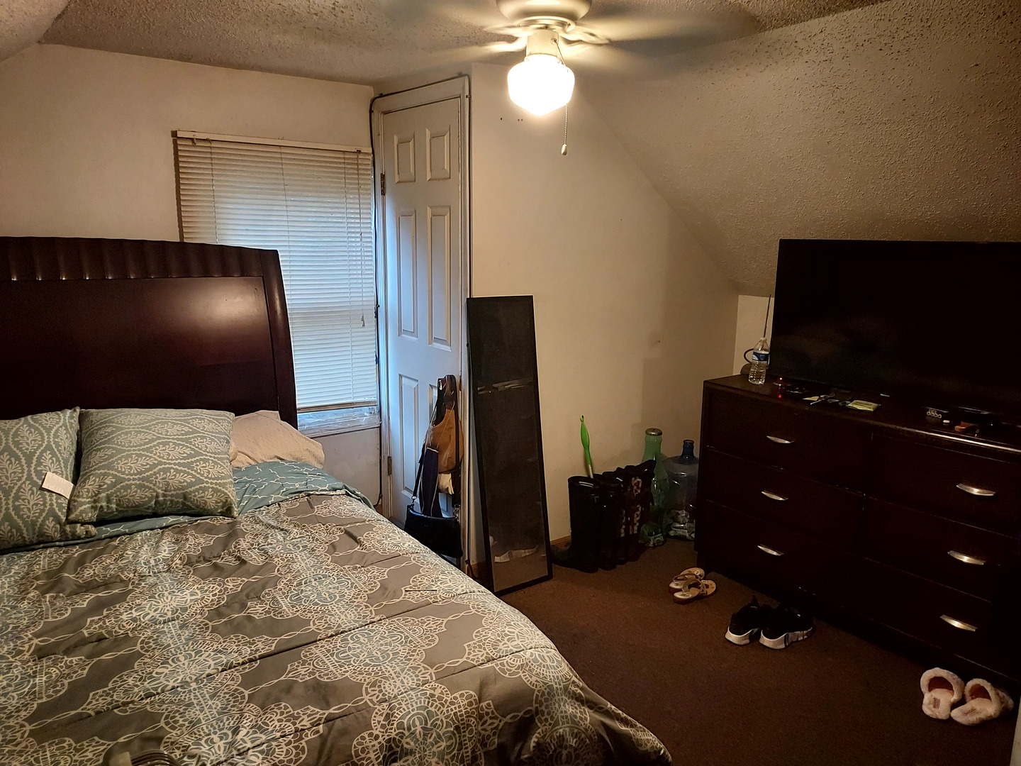 9834 South Oglesby Street Chicago IL 60617