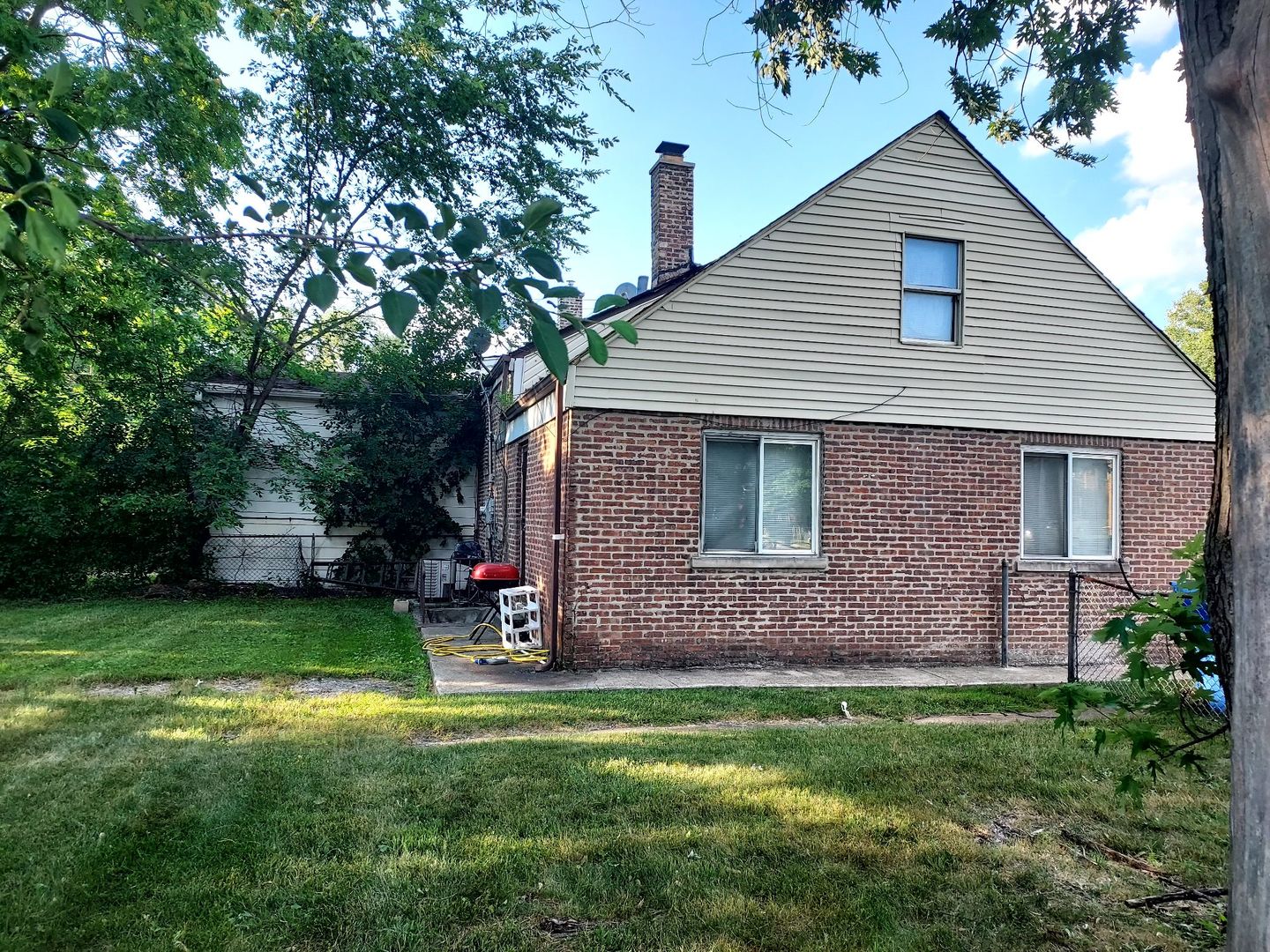 9834 South Oglesby Street Chicago IL 60617