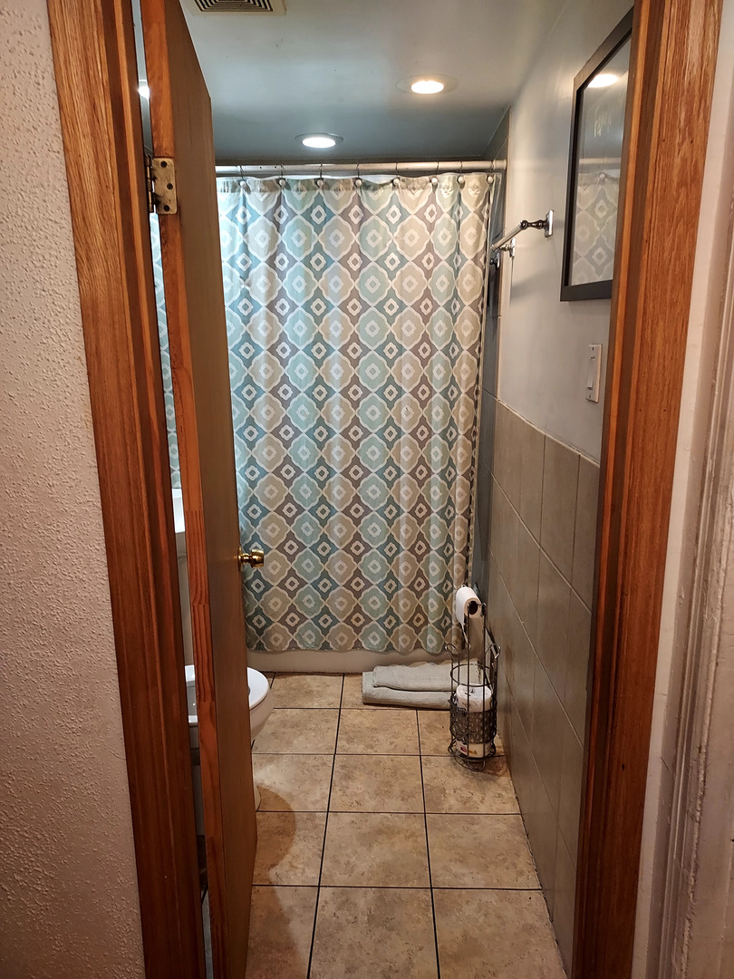 9834 South Oglesby Street Chicago IL 60617