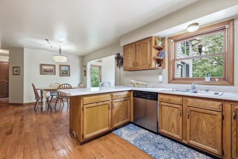 13 Signal Point Lane Galena IL 61036