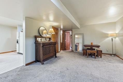 13 Signal Point Lane Galena IL 61036