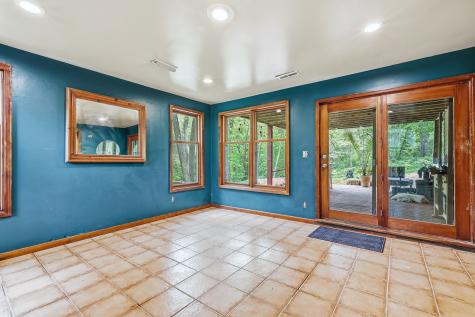 13 Signal Point Lane Galena IL 61036