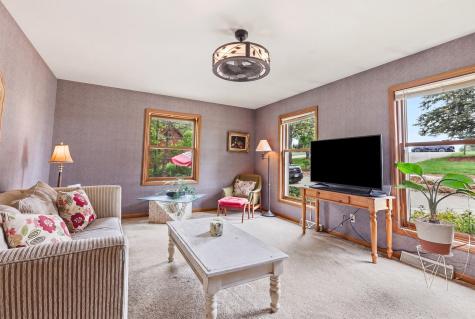 13 Signal Point Lane Galena IL 61036