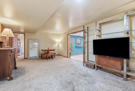 13 Signal Point Lane Galena IL 61036