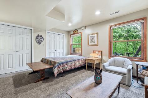 13 Signal Point Lane Galena IL 61036