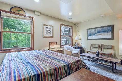 13 Signal Point Lane Galena IL 61036