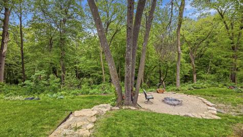13 Signal Point Lane Galena IL 61036