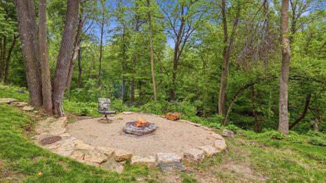 13 Signal Point Lane Galena IL 61036