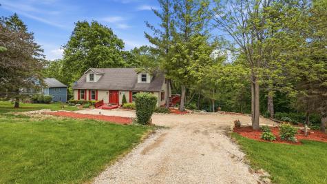 13 Signal Point Lane Galena IL 61036