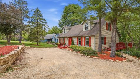 13 Signal Point Lane Galena IL 61036