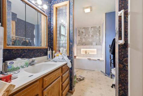 13 Signal Point Lane Galena IL 61036