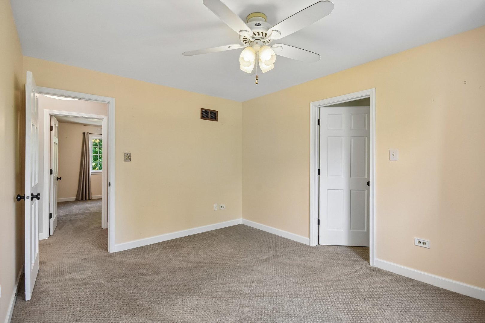 1507 Gardenside Court Naperville IL 60540