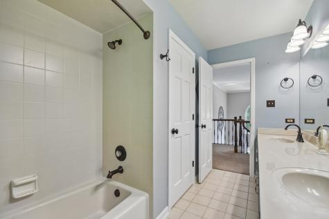 1507 Gardenside Court Naperville IL 60540