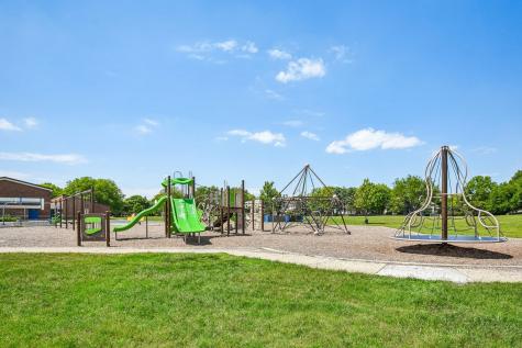 1507 Gardenside Court Naperville IL 60540