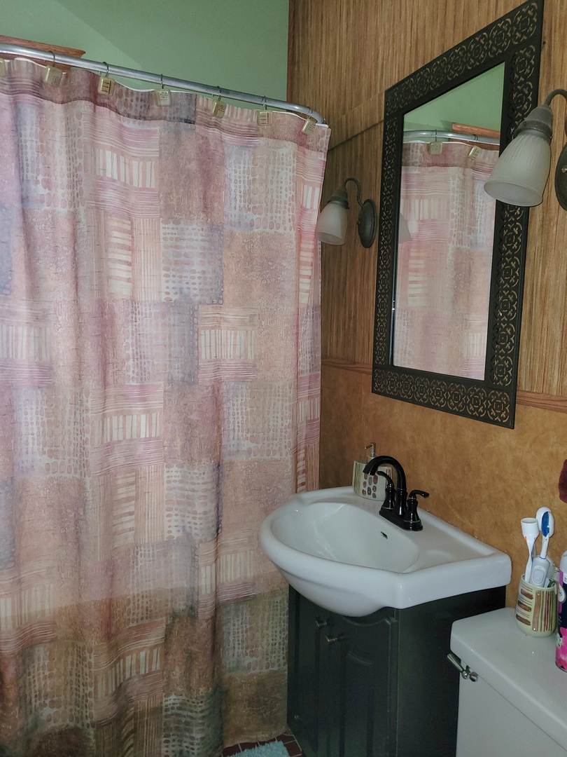 7422 South Coles Avenue Chicago IL 60649