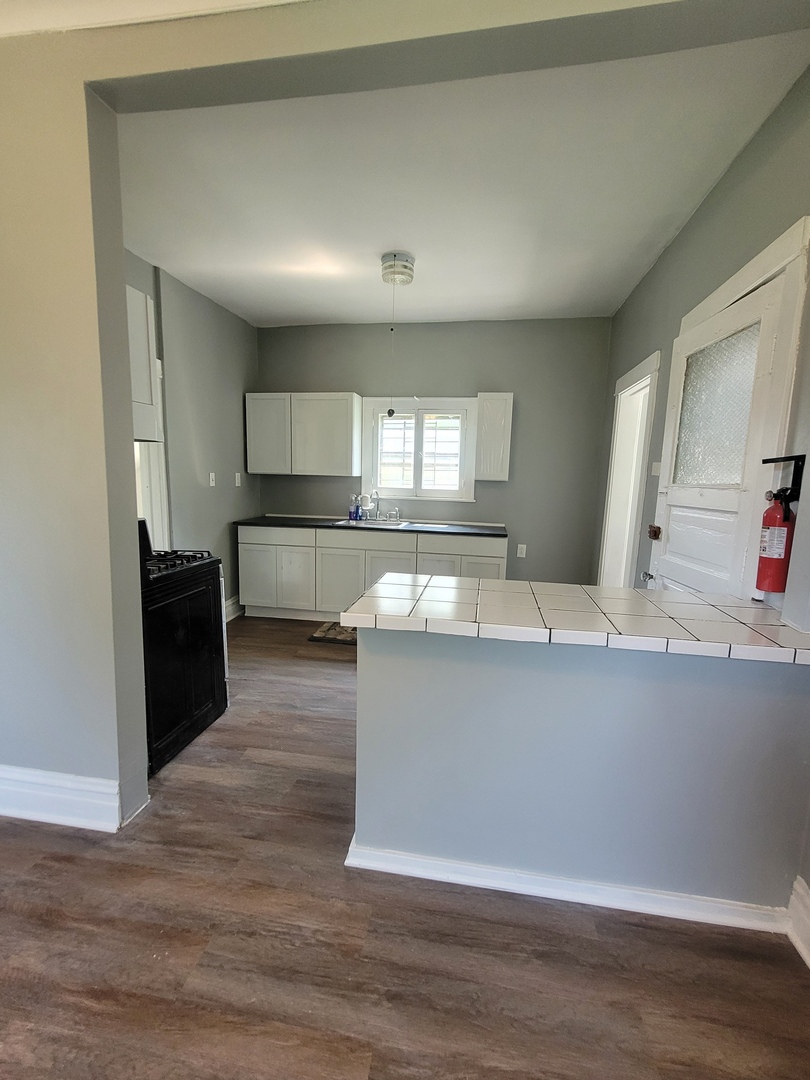 7422 South Coles Avenue Chicago IL 60649