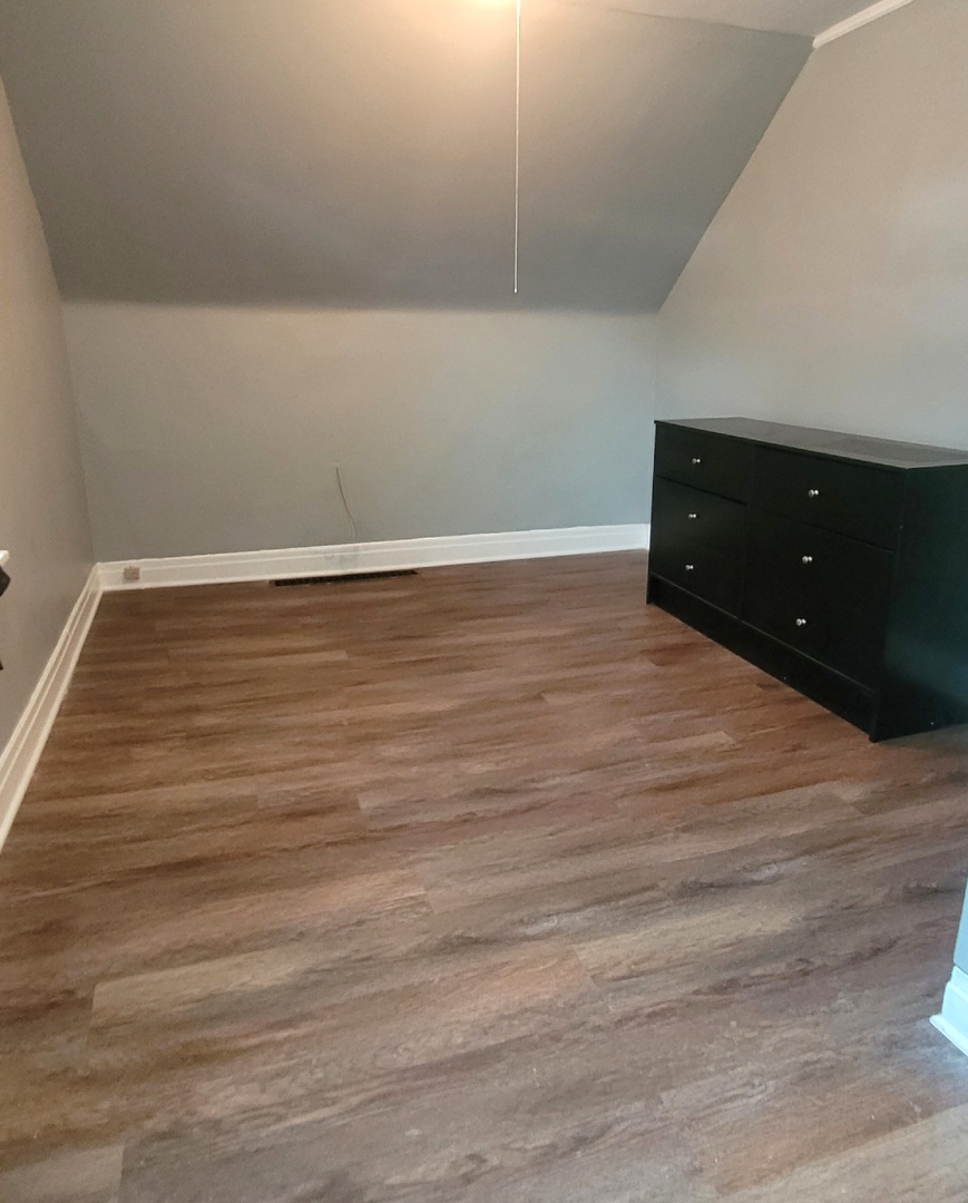 7422 South Coles Avenue Chicago IL 60649