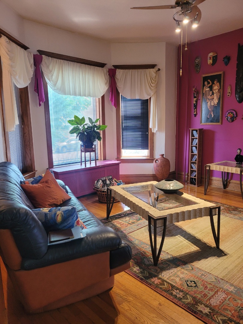 7422 South Coles Avenue Chicago IL 60649