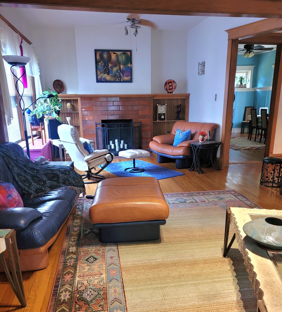 7422 South Coles Avenue Chicago IL 60649