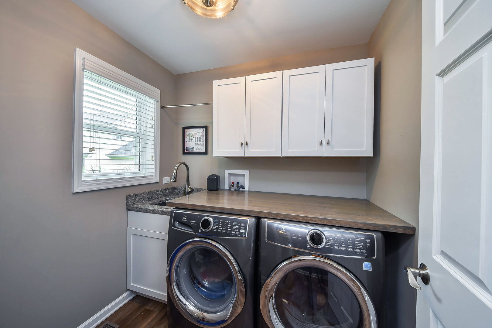 46 Sussex Court Naperville IL 60540
