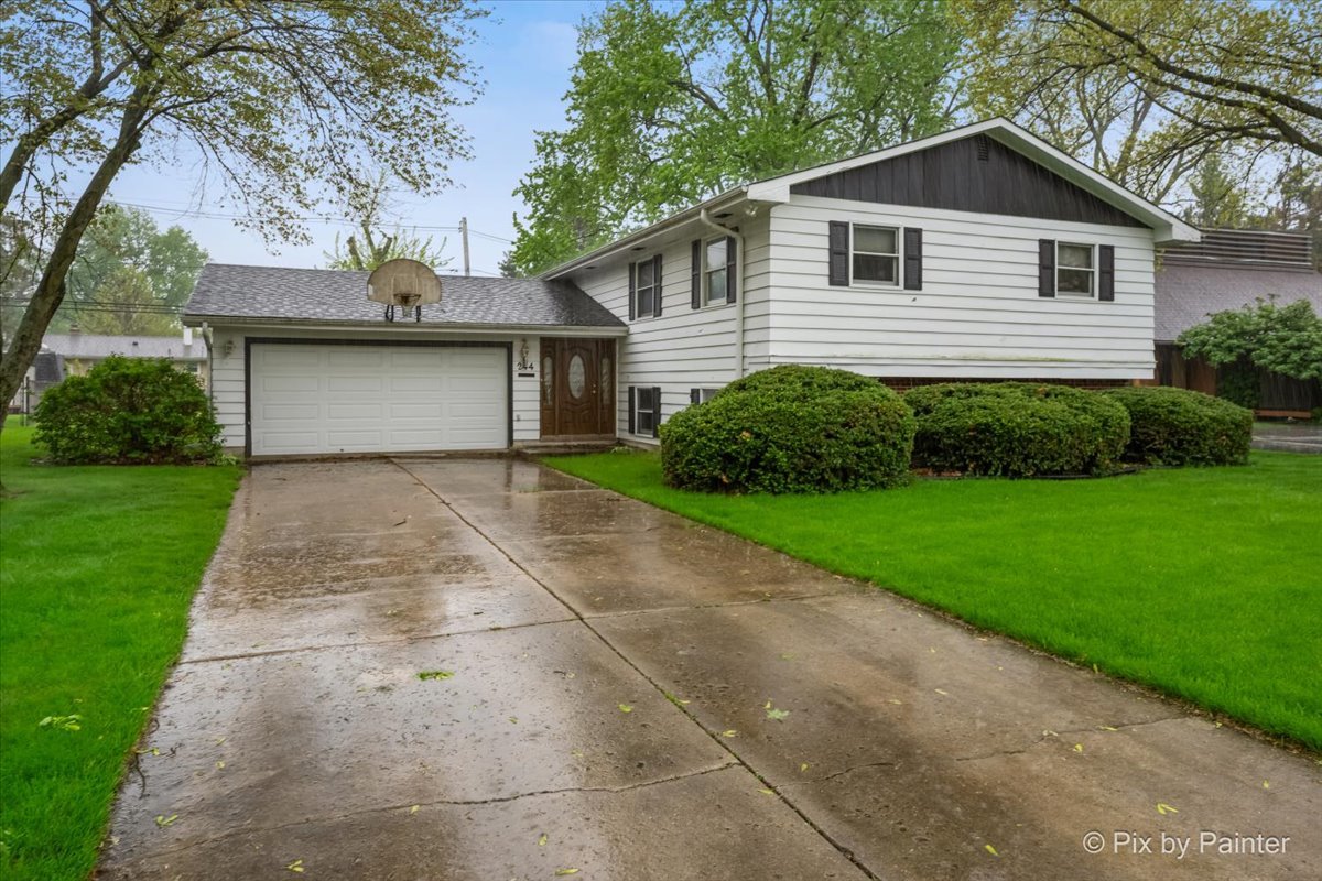 244 Arapahoe Trail Carol Stream IL 60188