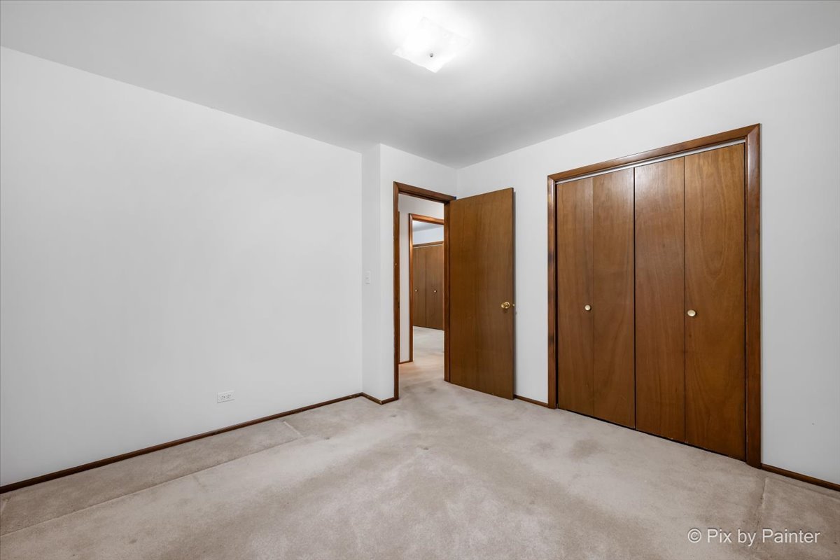 244 Arapahoe Trail Carol Stream IL 60188