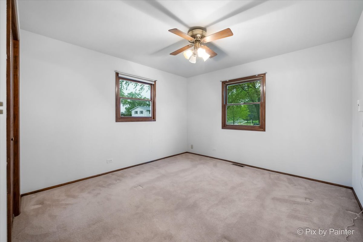 244 Arapahoe Trail Carol Stream IL 60188