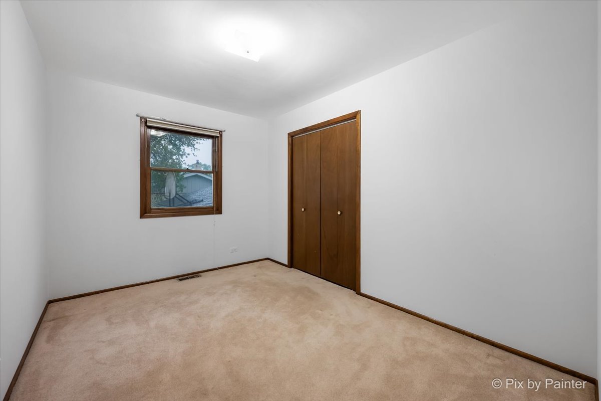 244 Arapahoe Trail Carol Stream IL 60188