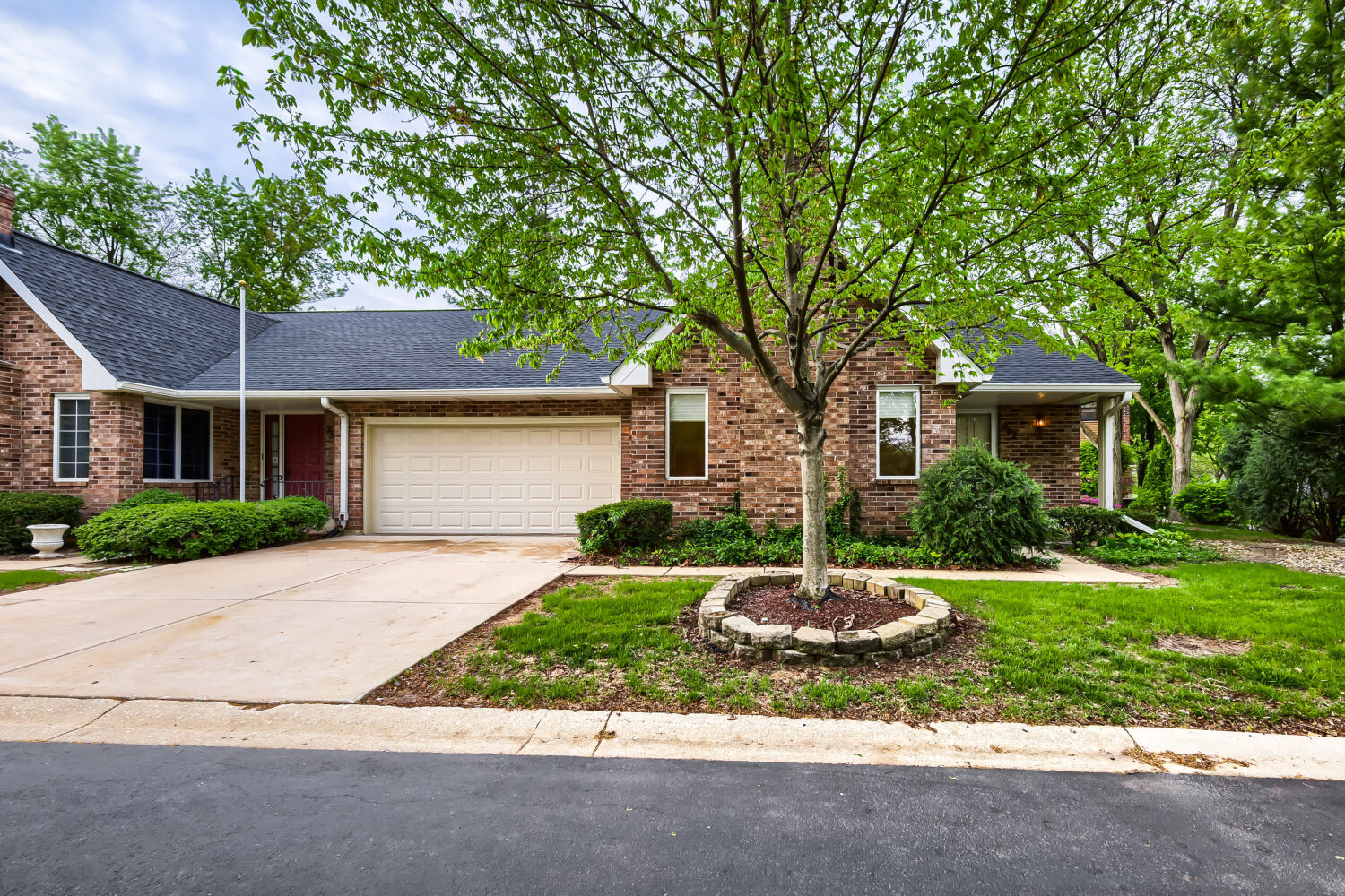 202 Stone Manor Circle Batavia IL 60510