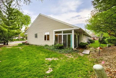 202 Stone Manor Circle Batavia IL 60510