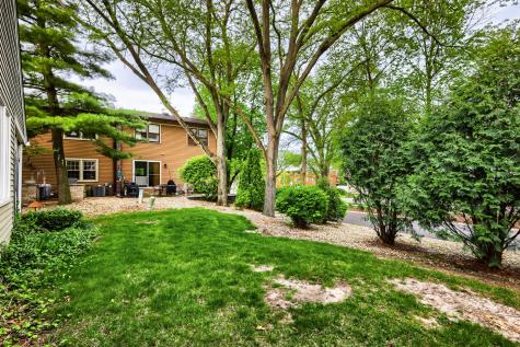 202 Stone Manor Circle Batavia IL 60510