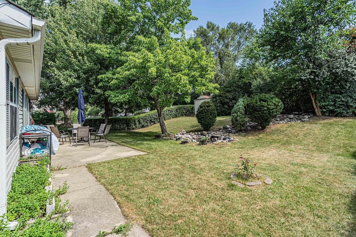 1438 Maple Ridge Court Carol Stream IL 60188