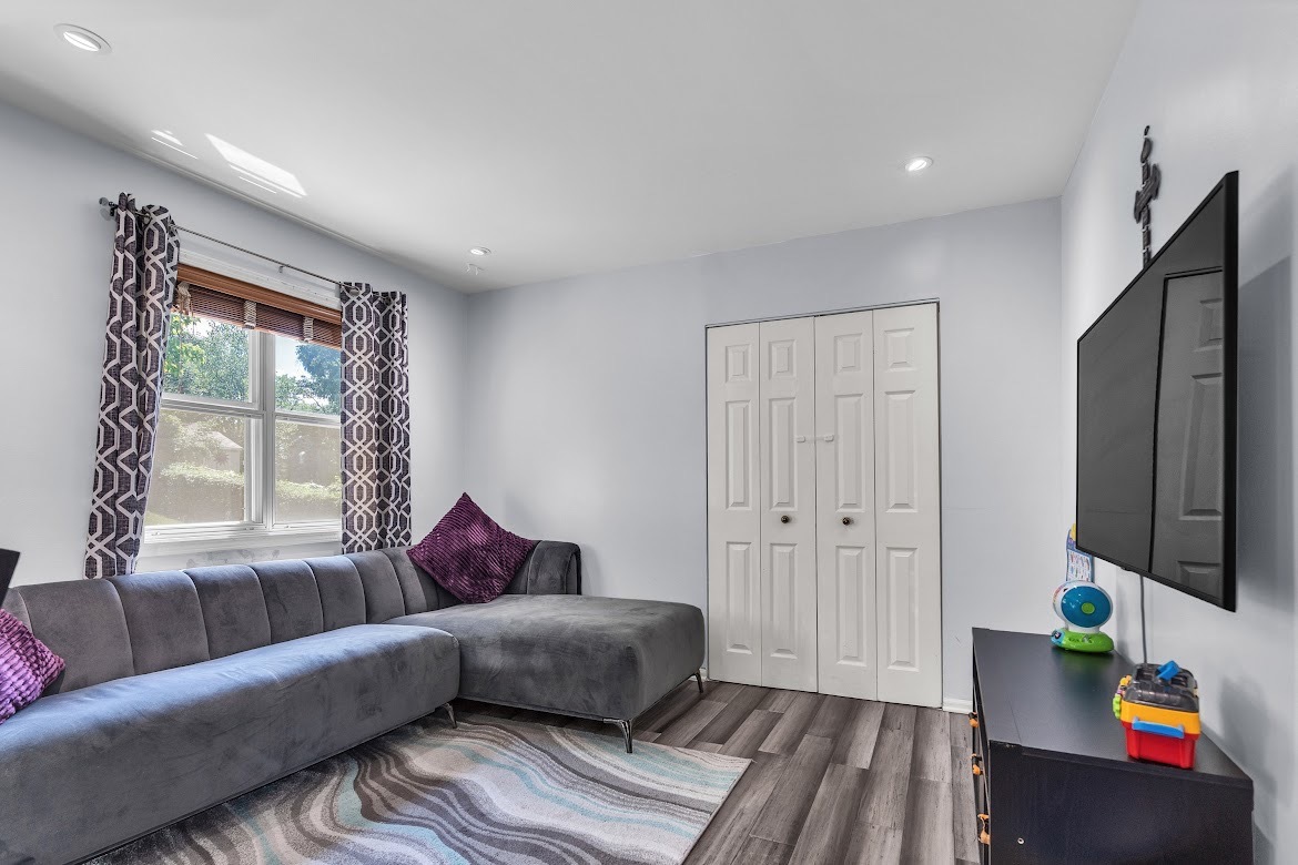 1438 Maple Ridge Court Carol Stream IL 60188