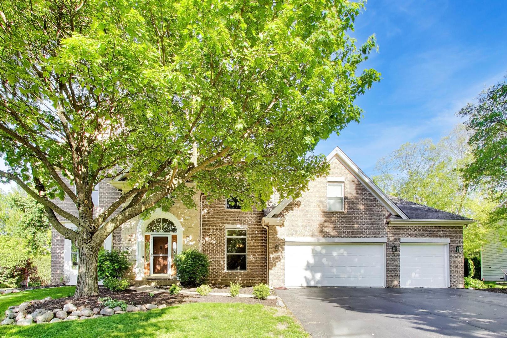 906 Secretariat Court St. Charles IL 60174