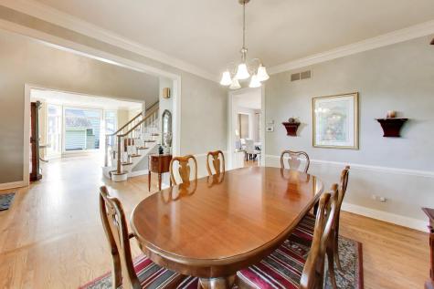 906 Secretariat Court St. Charles IL 60174