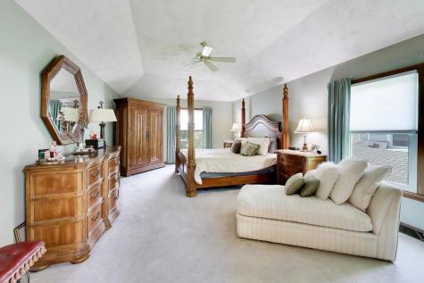 906 Secretariat Court St. Charles IL 60174