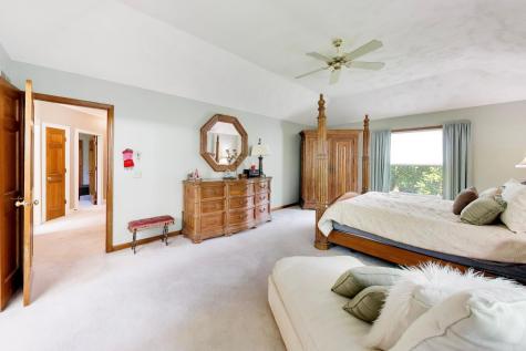 906 Secretariat Court St. Charles IL 60174