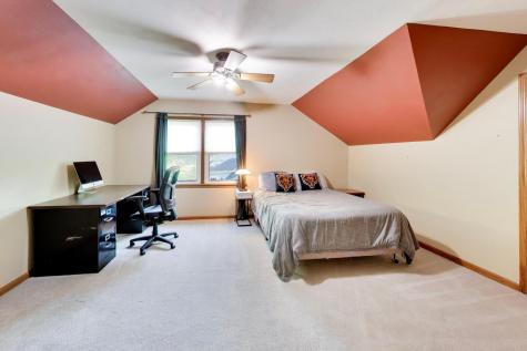 906 Secretariat Court St. Charles IL 60174