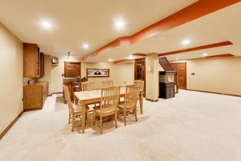 906 Secretariat Court St. Charles IL 60174