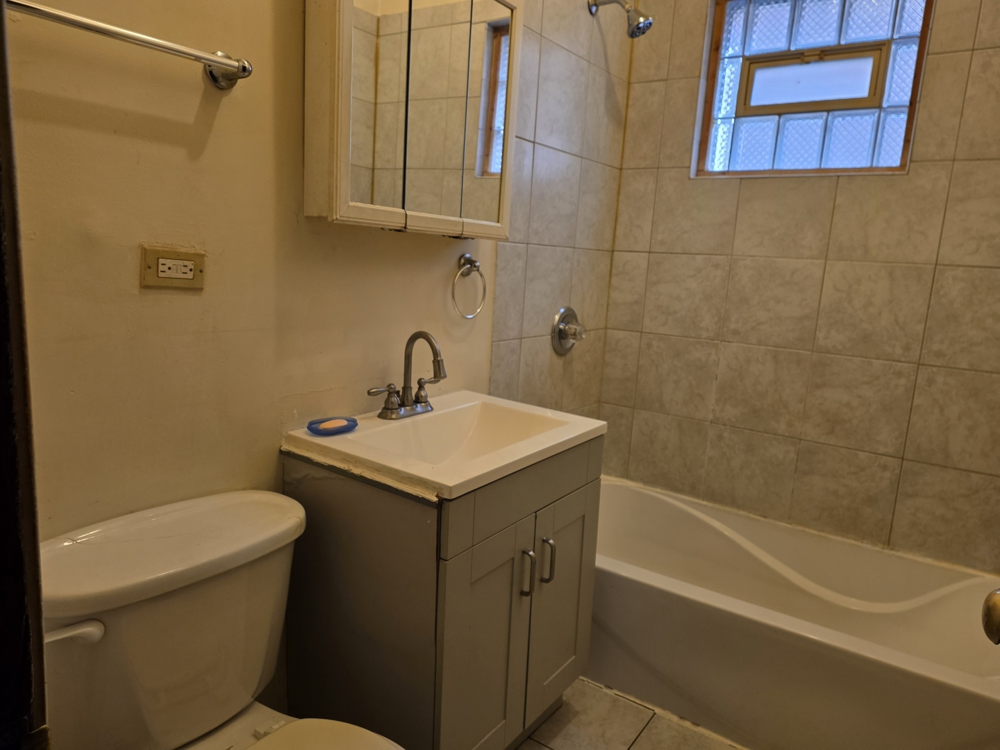 10147 South State Street Chicago IL 60628