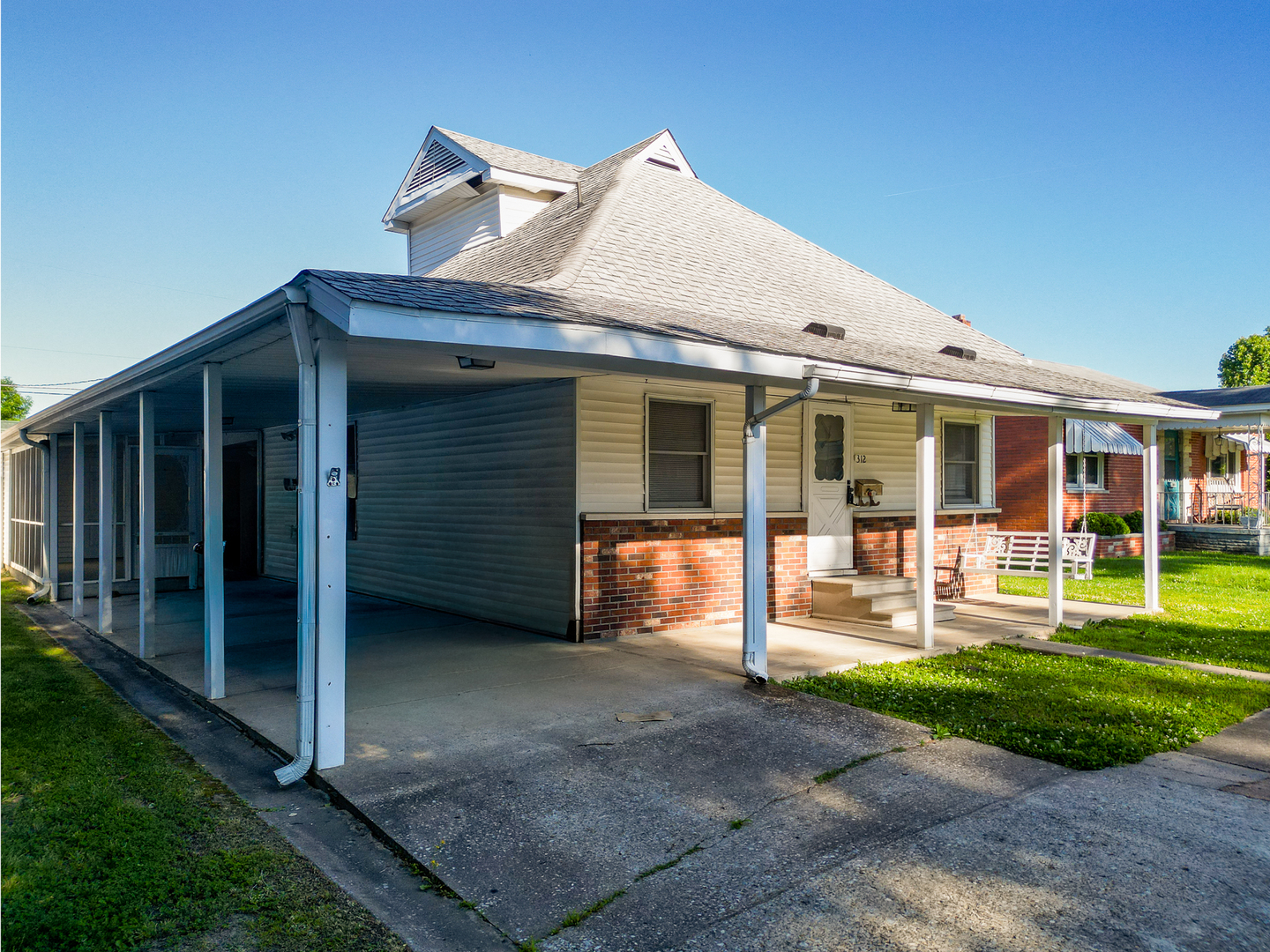 312 North 11th Street Herrin IL 62948