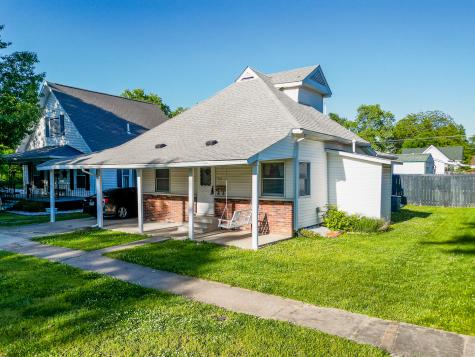 312 North 11th Street Herrin IL 62948