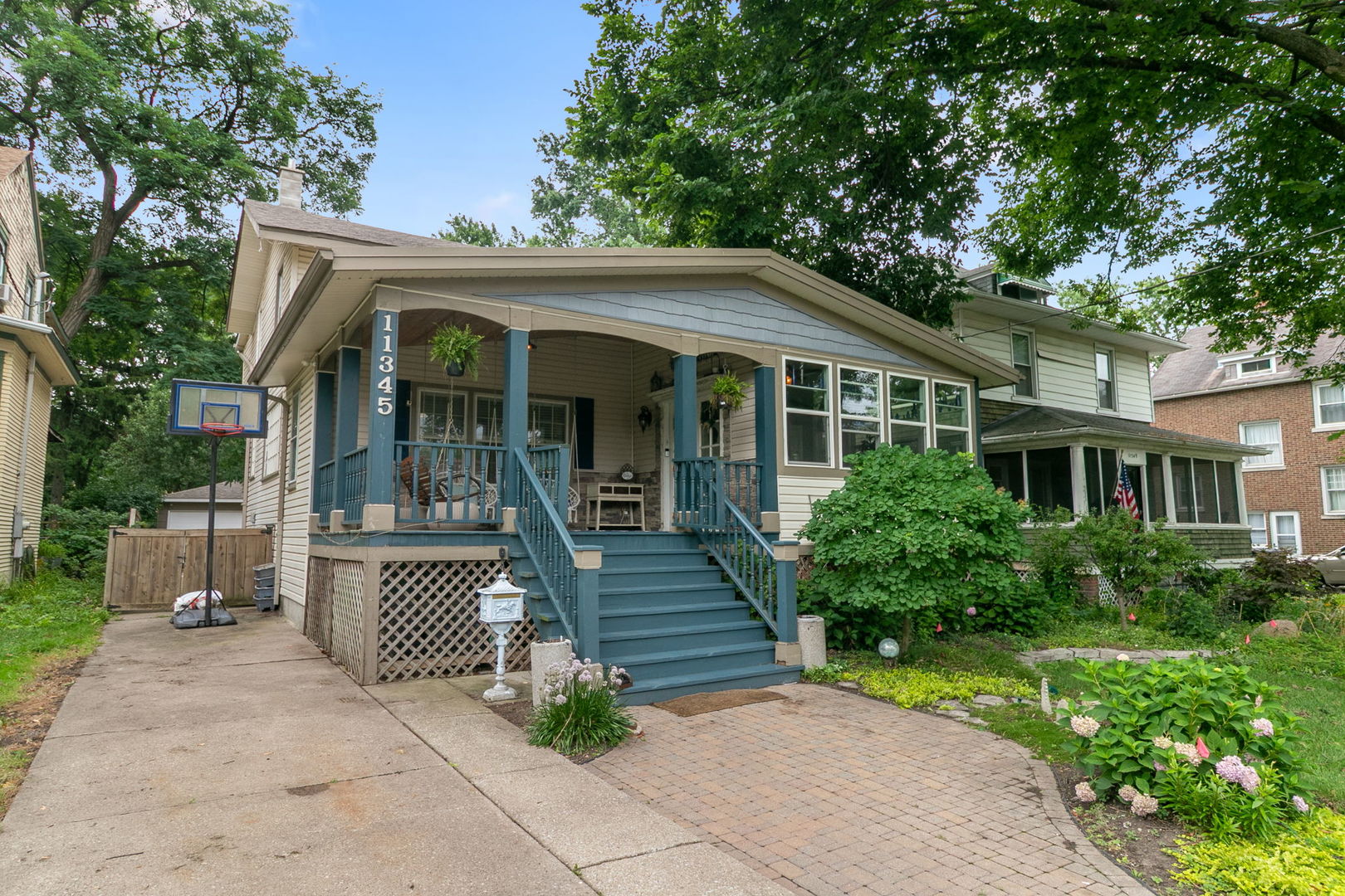 11345 South Bell Avenue Chicago IL 60643