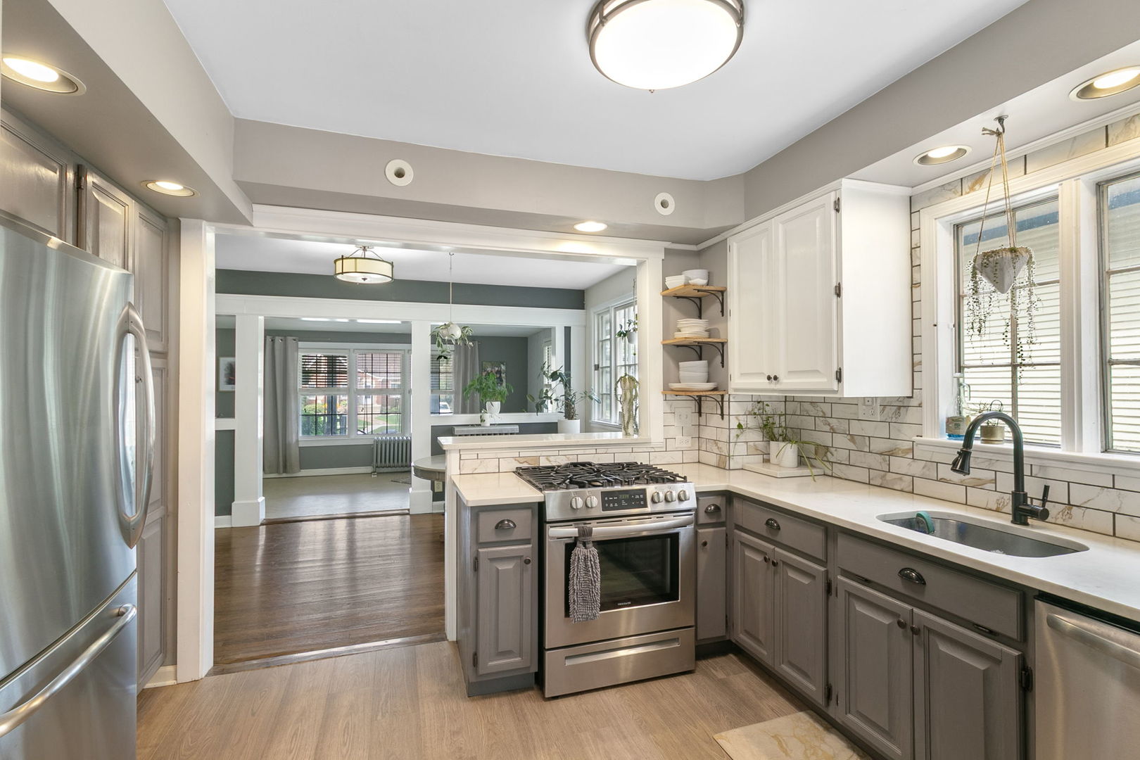 11345 South Bell Avenue Chicago IL 60643