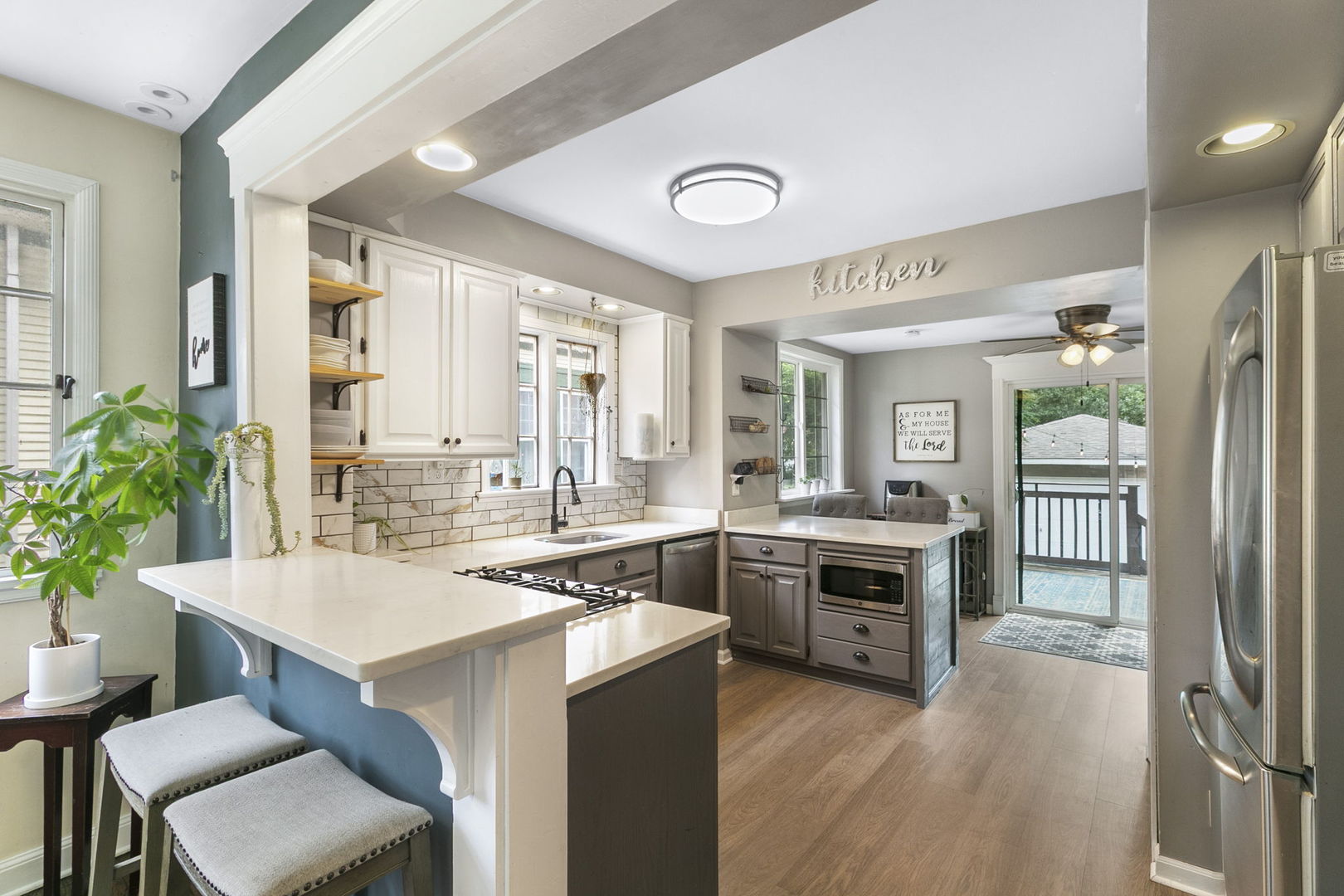 11345 South Bell Avenue Chicago IL 60643