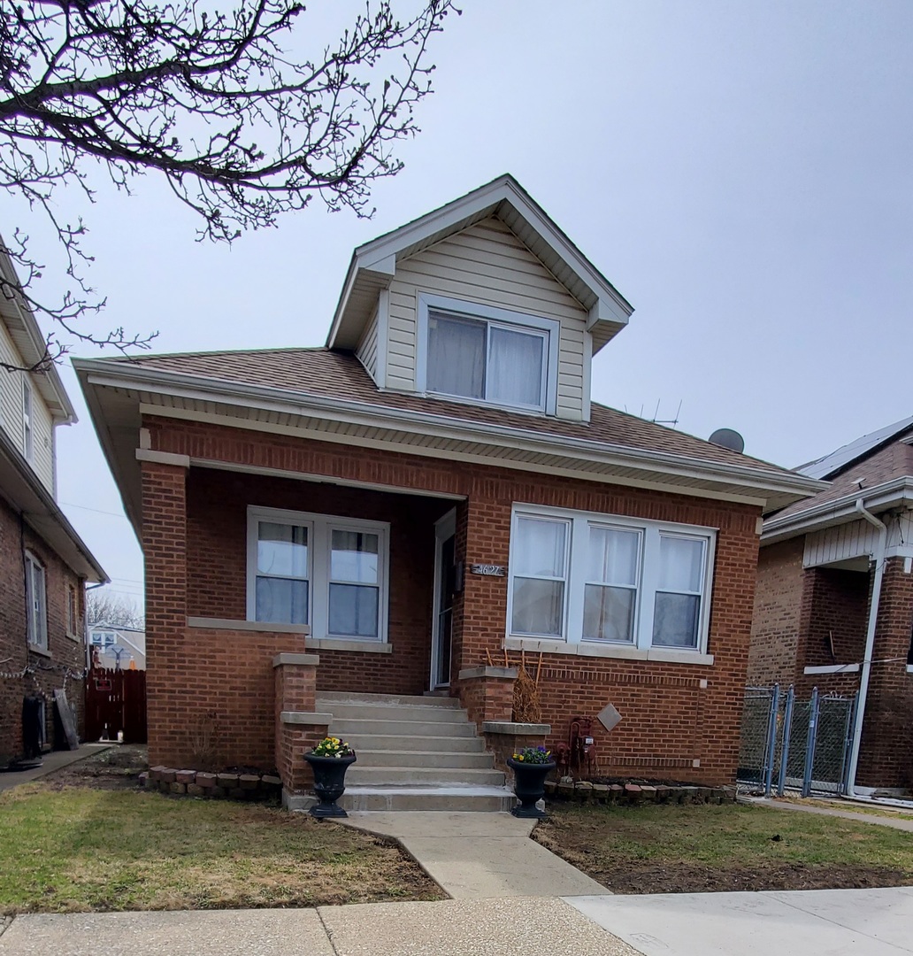 4627 West Schubert Avenue Chicago IL 60639