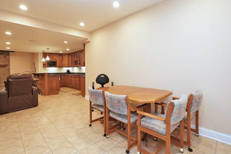 310 Jennifer Lane Roselle IL 60172