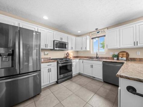 5598 White Fox Drive Rockford IL 61102