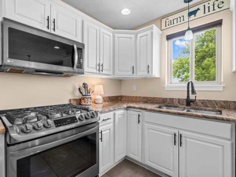 5598 White Fox Drive Rockford IL 61102