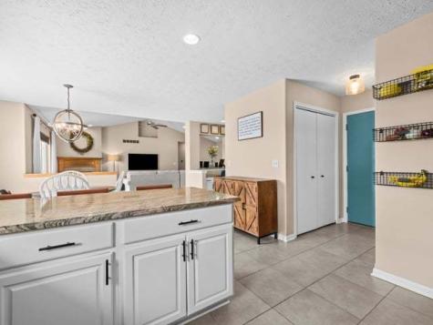 5598 White Fox Drive Rockford IL 61102